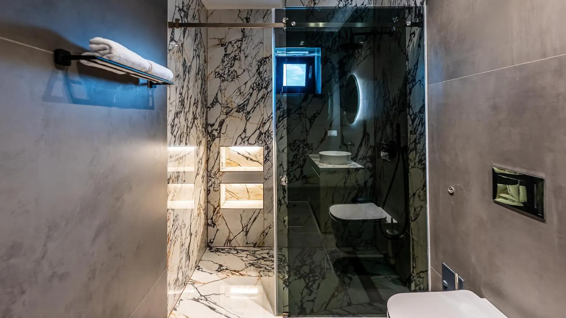 Skyline Suites Bucharest 0*,  Romania