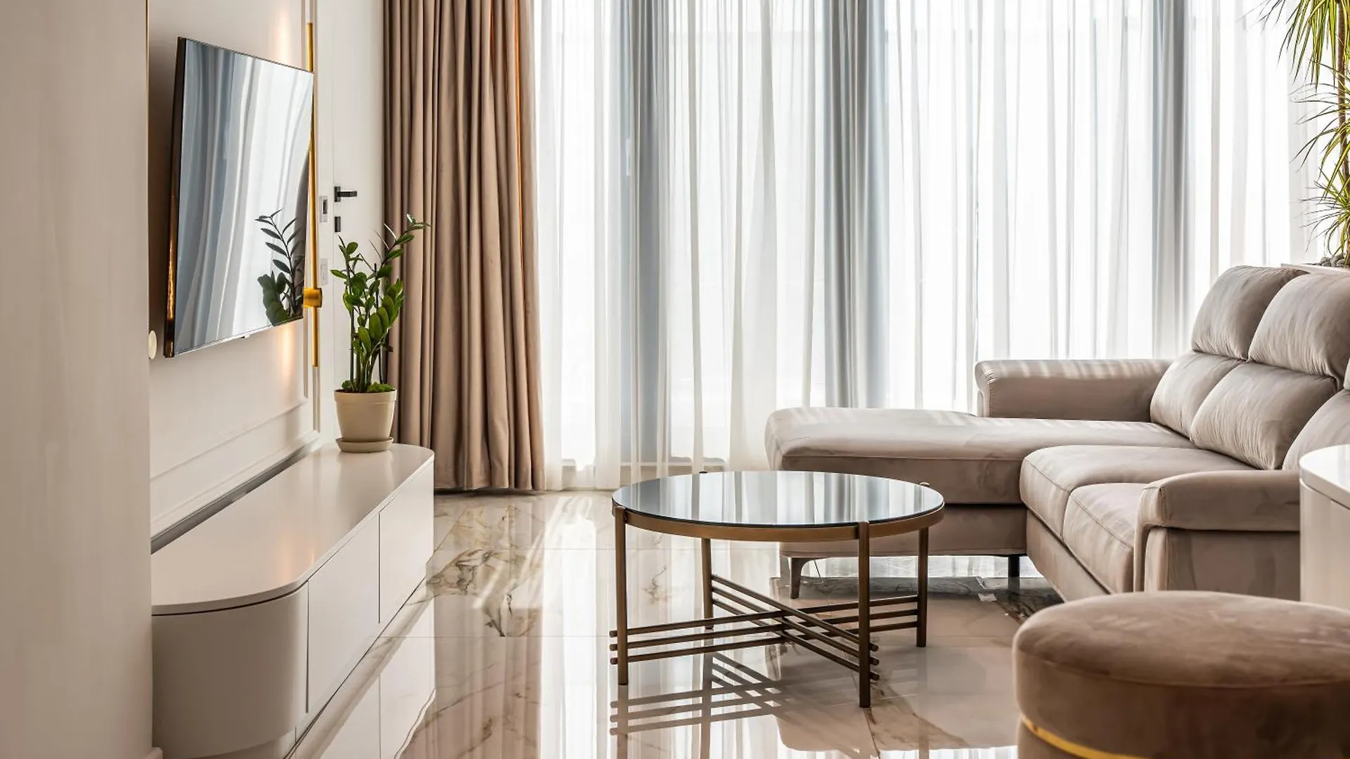 Skyline Suites Bucharest Apartment